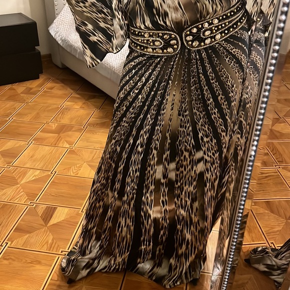 Silk custom made gown - Picture 6 of 7